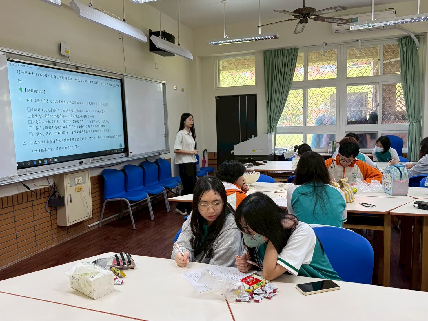 115學年度微電影講座《 「留下來的婦人」還是「賦能」？——在無常與羈絆中，看見她們的模樣》