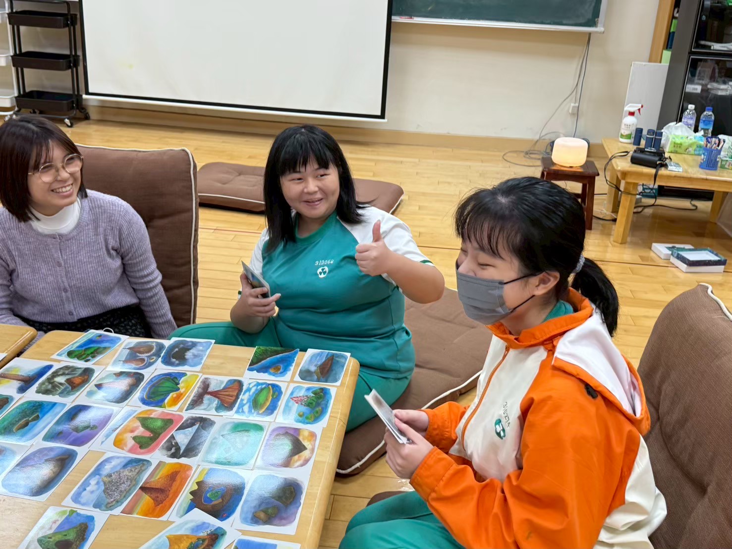 114學年度【我的小島藝術牌卡】《不再焦慮，看見我的內在容貌》