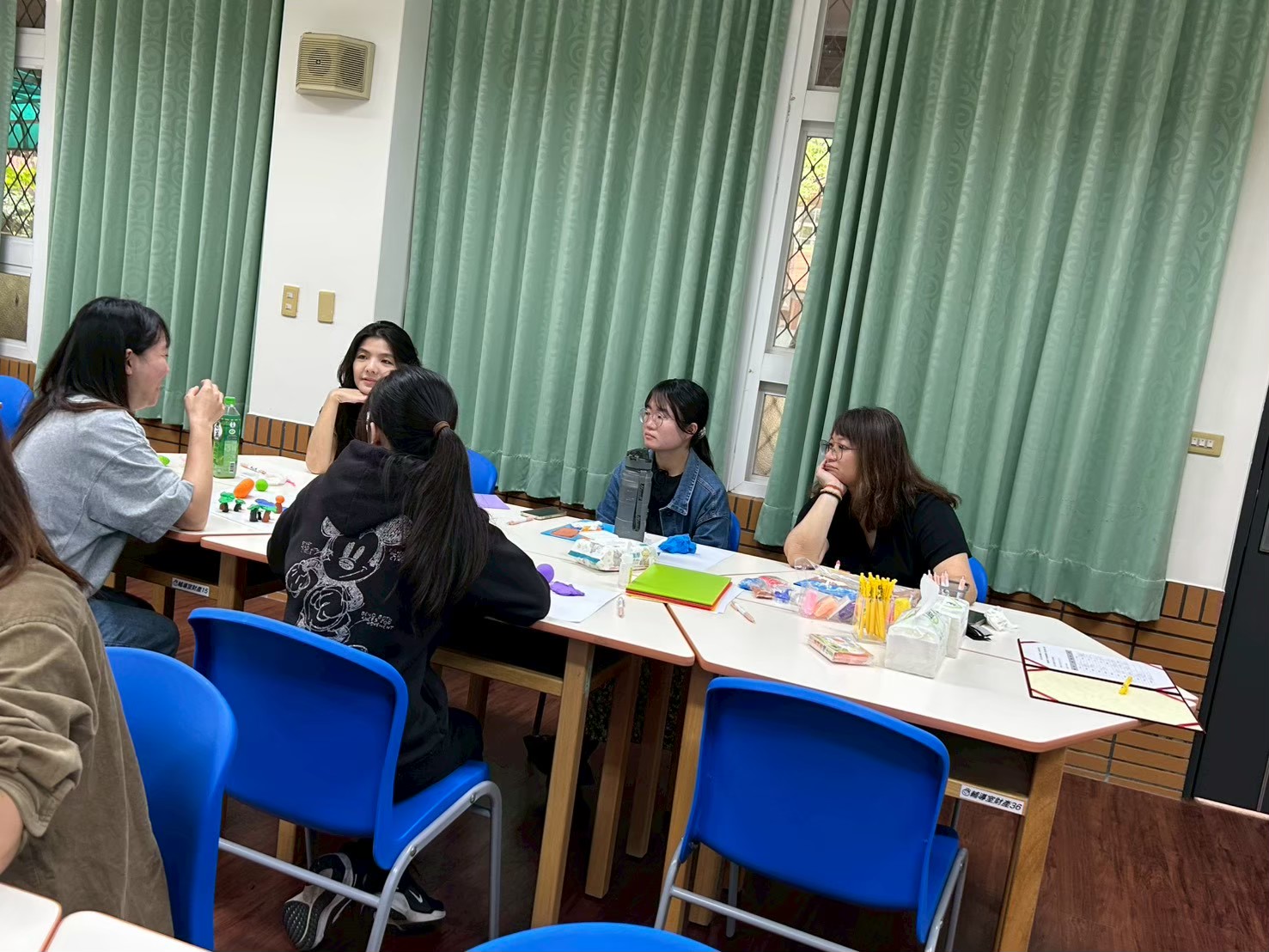 115學年度幸福紓壓藝術療癒體驗：以輕黏土為媒材