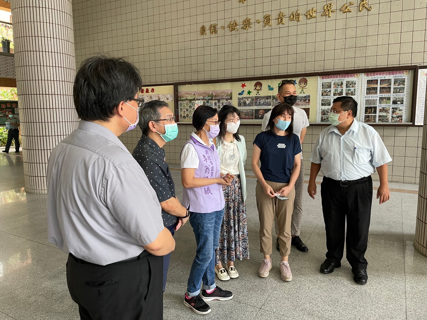 家長會長出席防疫門捐贈儀式